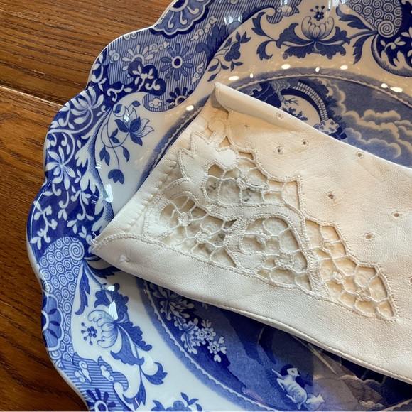 Vintage WOT Cream Colour Kid Gloves - Picture 4 of 6